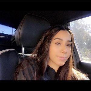 Meet your Posher, Stephanie